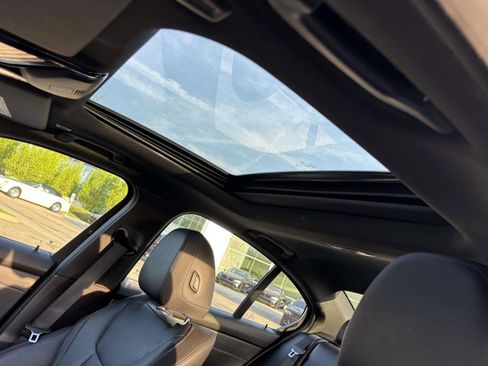 Used 2023 BMW 330i xDrive Sedan w/ Premium Package image 25