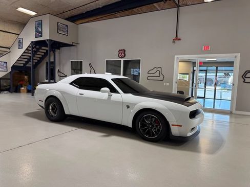 Used 2019 Dodge Challenger SRT Hellcat Redeye RWD image 44