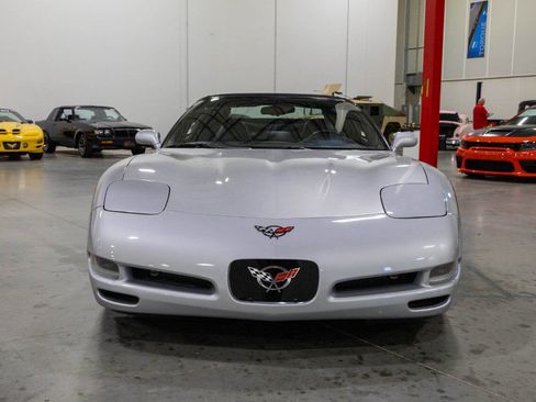 Used 1999 Chevrolet Corvette Convertible w/ Memory Pkg RWD image 24