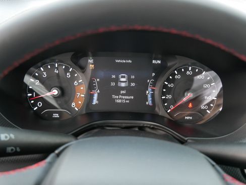 Used 2024 Jeep Compass Trailhawk image 21