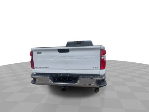 Used 2022 Chevrolet Silverado 3500 LTZ w/ LTZ Convenience Package image 7