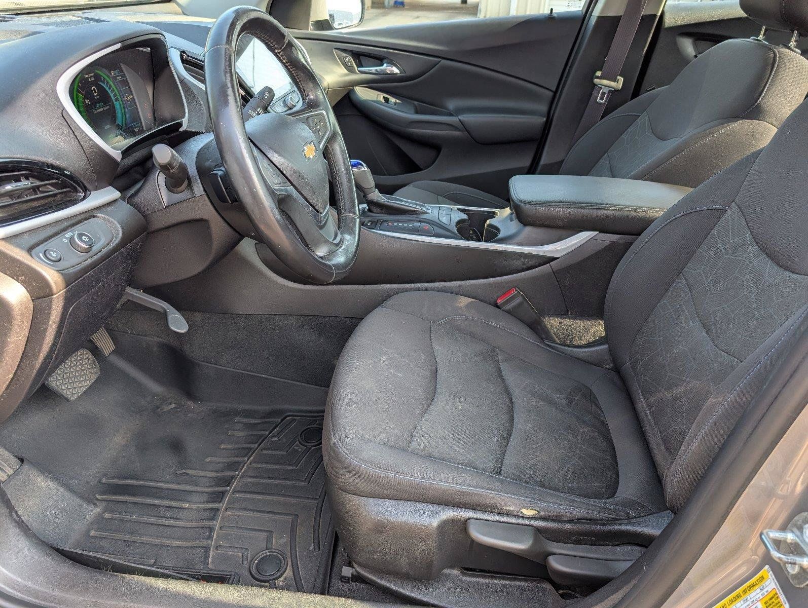Used 2017 Chevrolet Volt LT FWD image 13