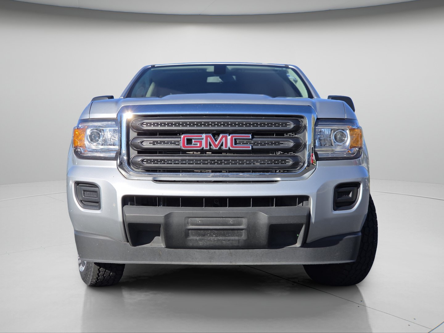 Used 2019 GMC Canyon 2WD Crew Cab w/ Convenience Package image 3