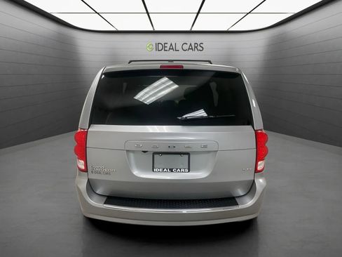 Used 2020 Dodge Grand Caravan SXT FWD image 6