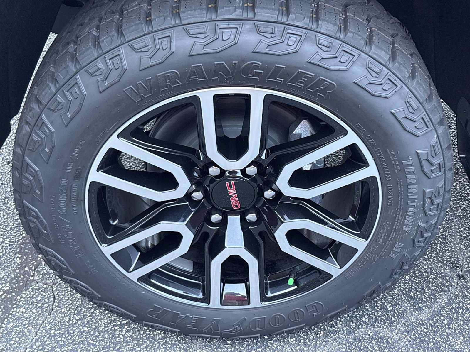 New 2026 GMC Sierra 1500 AT4 w/ AT4 Premium Package AWD/4WD image 24