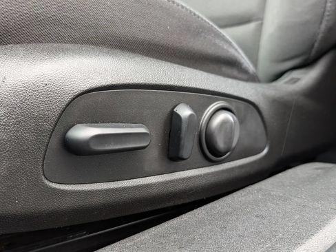 Used 2018 Chevrolet Malibu LT FWD image 28