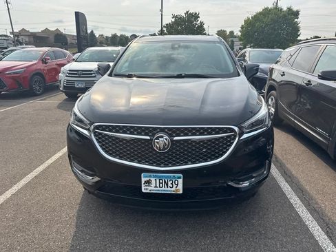Used 2018 Buick Enclave Avenir w/ Avenir Technology Package AWD/4WD image 2