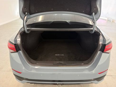 Used 2025 Nissan Sentra SR FWD image 9