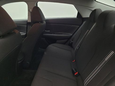 Used 2022 Hyundai Elantra SEL FWD image 18