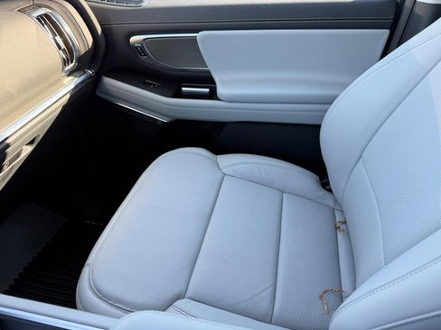 New 2025 Ford Expedition Platinum w/ Driver's Package image 17