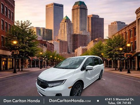 New 2026 Honda Odyssey Touring image 3
