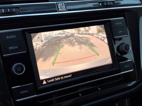 Used 2020 Volkswagen Tiguan S image 21