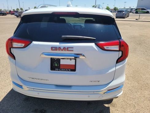 Used 2023 GMC Terrain Denali w/ Denali Premium Package AWD/4WD image 7