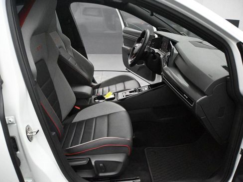 Used 2023 Volkswagen GTI SE image 18