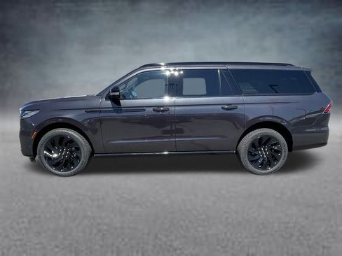 New 2025 Lincoln Navigator L Reserve image 2