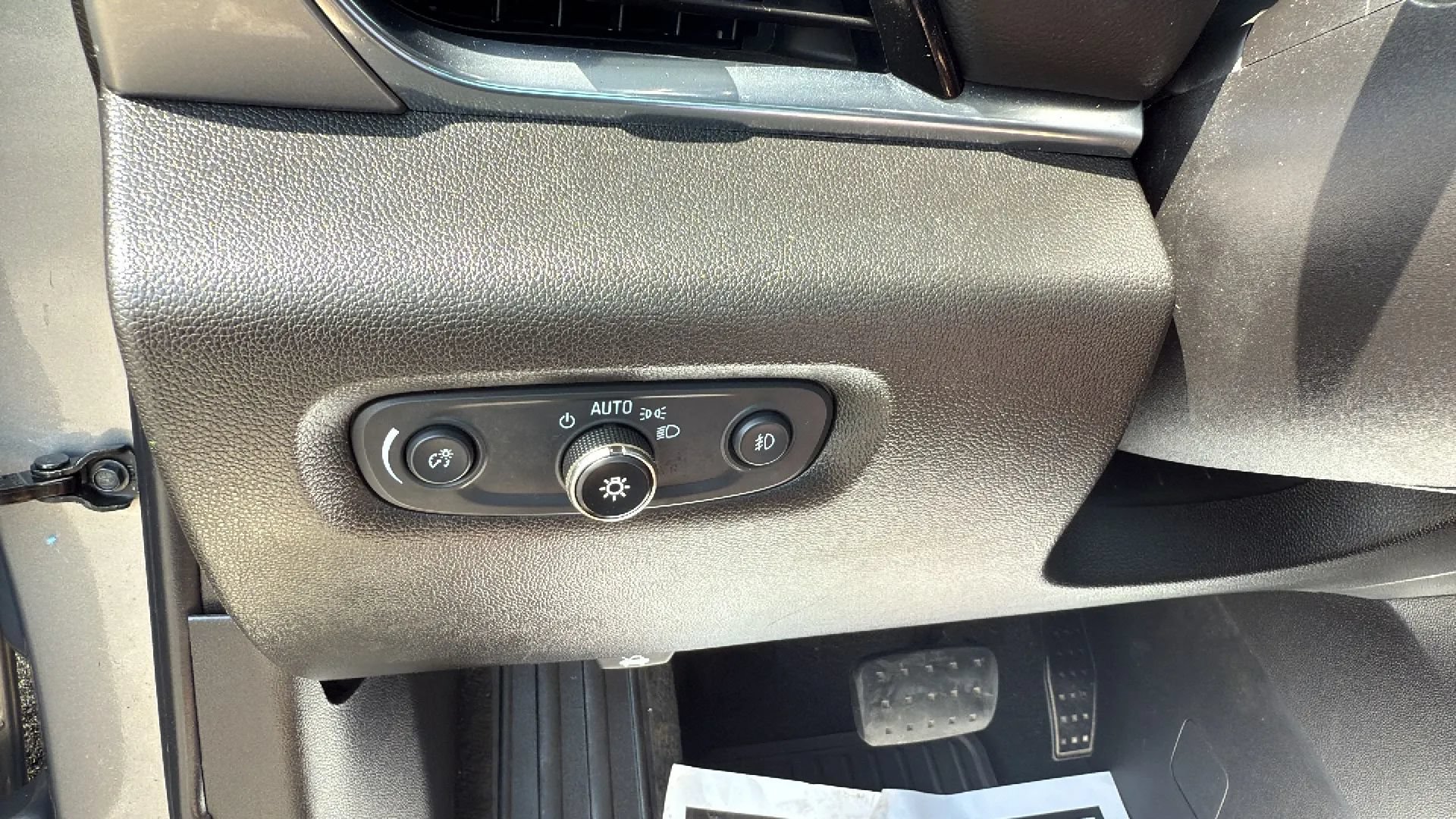 Used 2018 Chevrolet Traverse LT FWD image 23