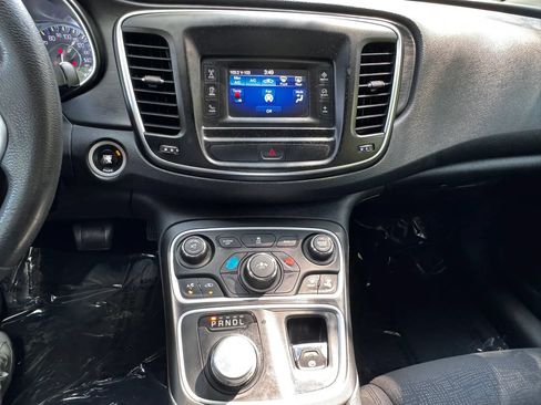 Used 2016 Chrysler 200 Limited FWD image 16