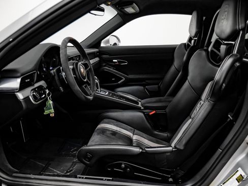 Used 2018 Porsche 911 GT3 w/ Sport Chrono Package image 33