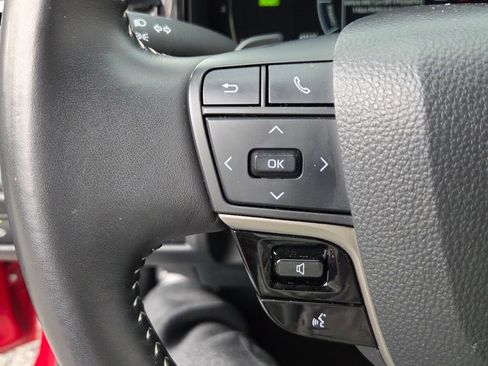 Used 2025 Toyota Camry SE image 23