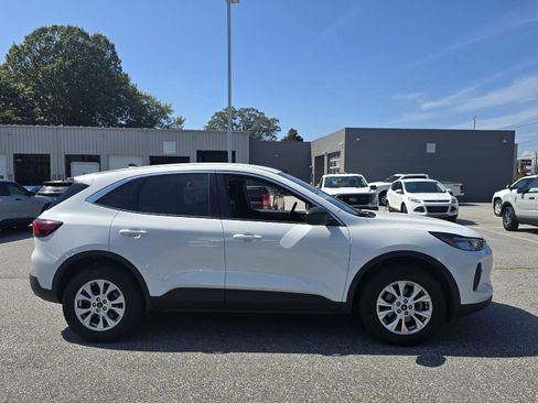 Used 2024 Ford Escape Active image 2