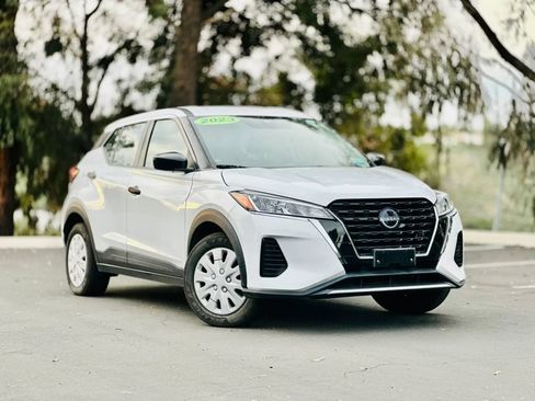 Used 2023 Nissan Kicks S FWD image 2
