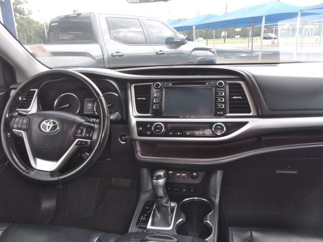 Used 2019 Toyota Highlander XLE AWD/4WD image 20
