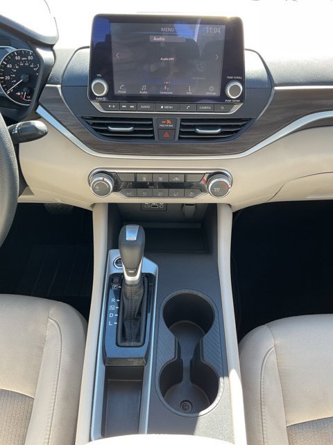 Used 2025 Nissan Altima 2.5 SV FWD image 24