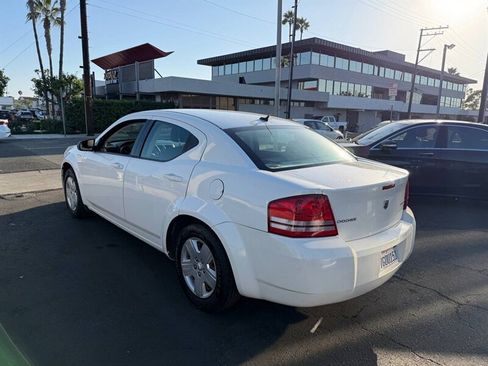 Used 2010 Dodge Avenger SXT image 3