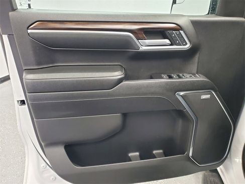 Used 2023 GMC Sierra 1500 SLT w/ SLT Convenience Package image 8