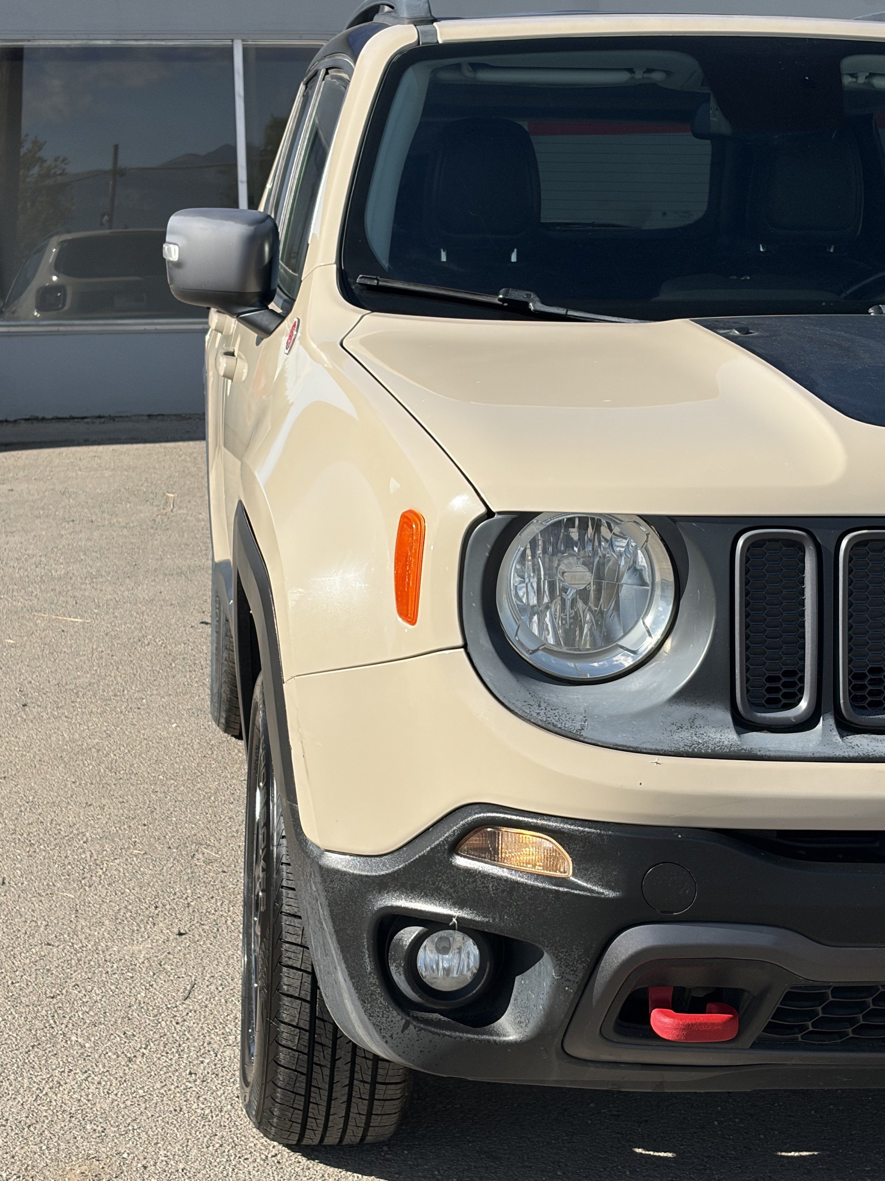 Used 2016 Jeep Renegade Trailhawk w/ Premium Trailhawk Package AWD/4WD image 10