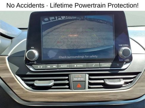 Used 2024 Nissan Altima 2.5 SV FWD image 19