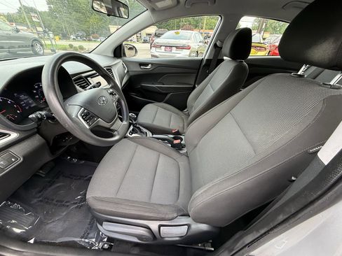 Used 2021 Hyundai Accent SE image 14