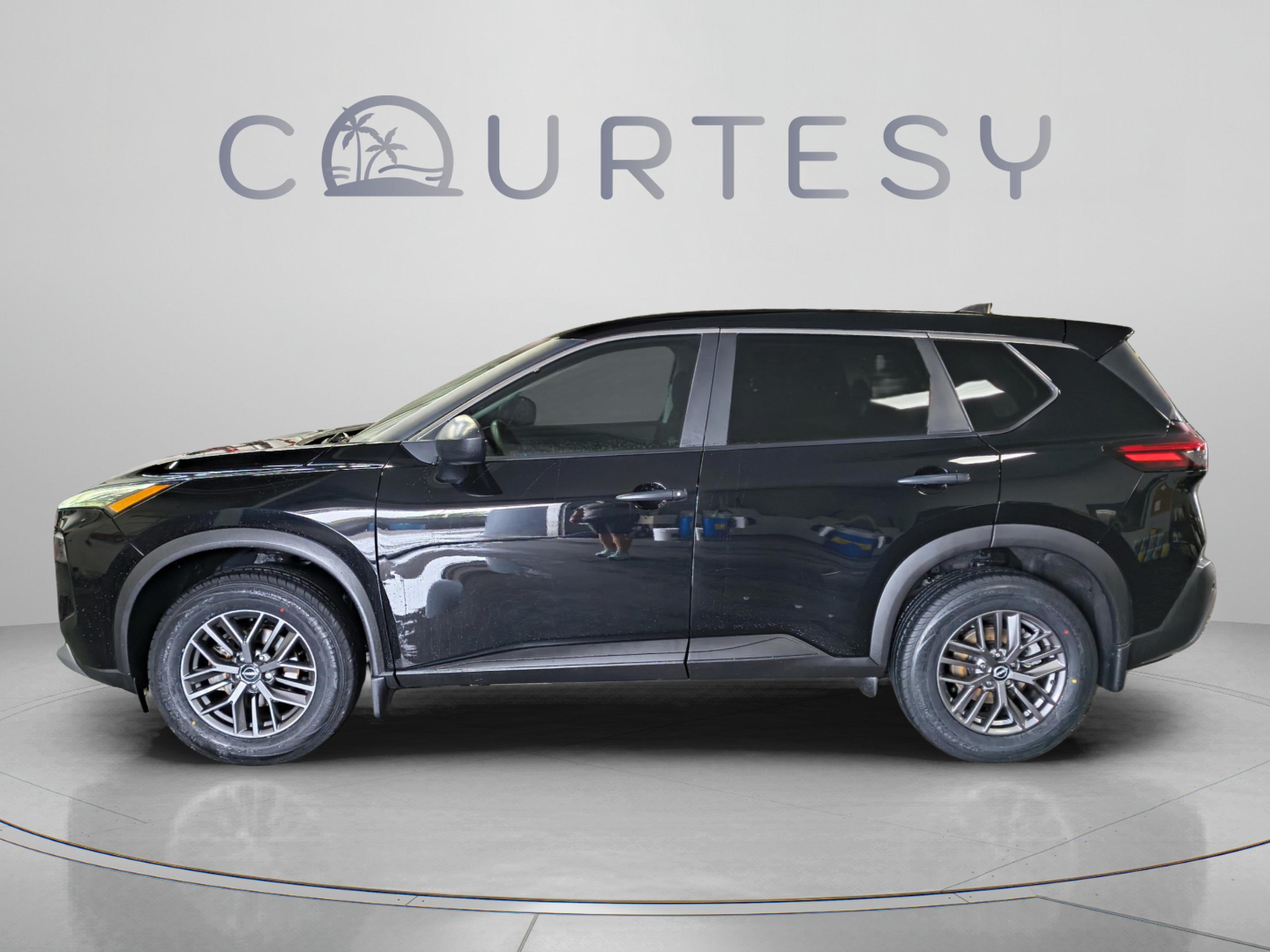 Certified 2023 Nissan Rogue S AWD/4WD image 2