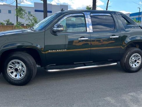 Used 2013 Chevrolet Avalanche LT RWD image 6