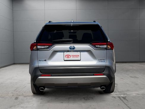 Used 2022 Toyota RAV4 Limited image 4