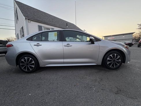 Used 2021 Toyota Corolla LE FWD image 5
