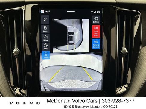 Certified 2025 Volvo XC60 B5 Plus AWD/4WD image 17