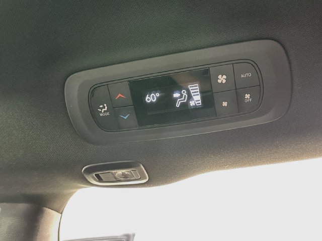 Used 2025 Chrysler Pacifica Limited FWD image 28