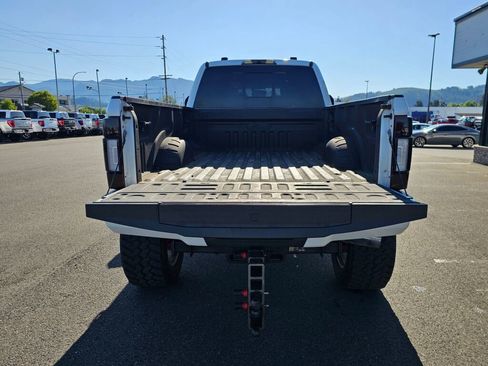 Used 2022 Ford F350 Platinum w/ FX4 Off-Road Package AWD/4WD image 10