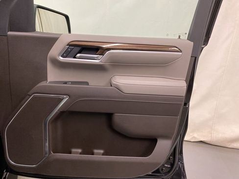 Used 2025 Chevrolet Silverado 1500 LT image 11