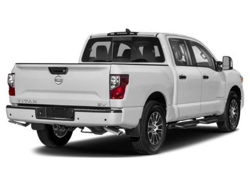 Used 2023 Nissan Titan SV w/ SV Convenience Package RWD image 5