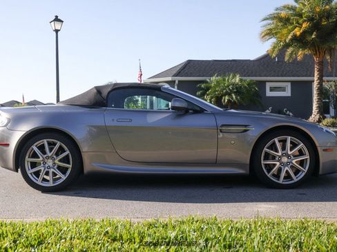 Used 2012 Aston Martin V8 Vantage Roadster image 18