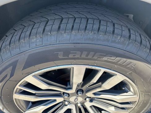 Used 2017 Ford Explorer Platinum AWD/4WD image 4
