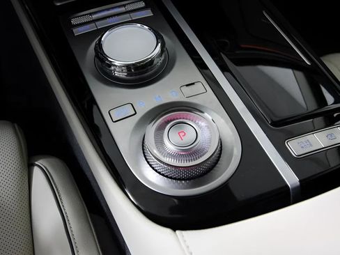 Used 2024 Genesis G80 2.5T w/ Sport Prestige Package image 18