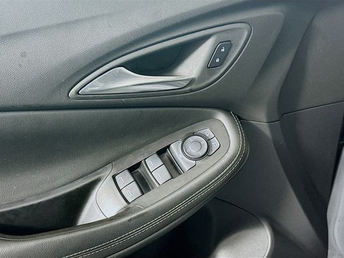 Used 2025 Buick Encore GX Preferred image 15