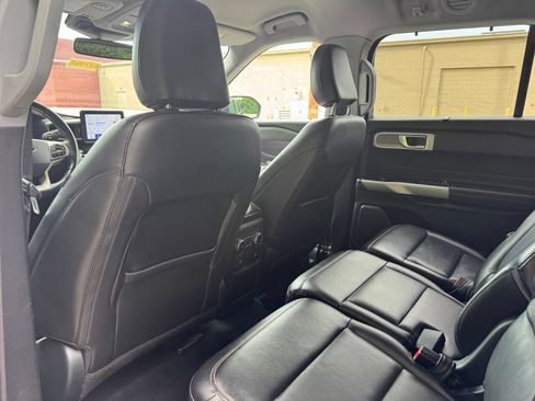 Used 2021 Ford Explorer Limited w/ Equipment Group 301A AWD/4WD image 22