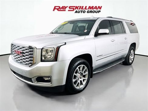 Used 2019 GMC Yukon XL Denali w/ Open Road Package image 3