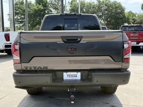 Used 2024 Nissan Titan PRO-4X w/ Pro-4x Convenience Package AWD/4WD image 6