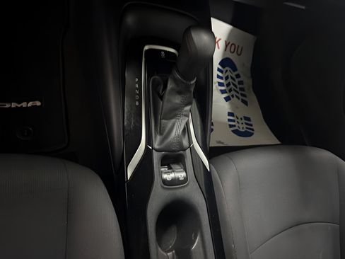 Used 2022 Toyota Corolla LE FWD image 17