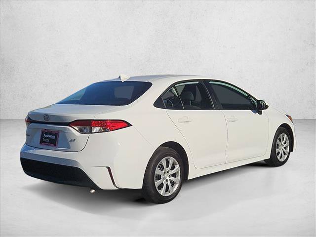 Used 2025 Toyota Corolla LE FWD image 5